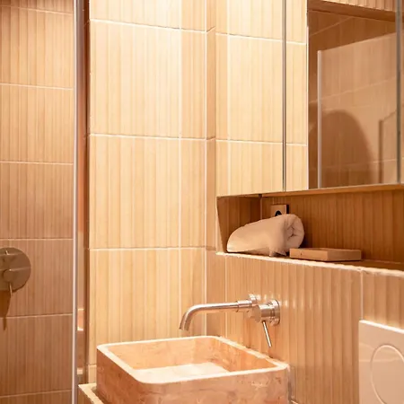 Charming With A-c - 2p - Center St Tropez *