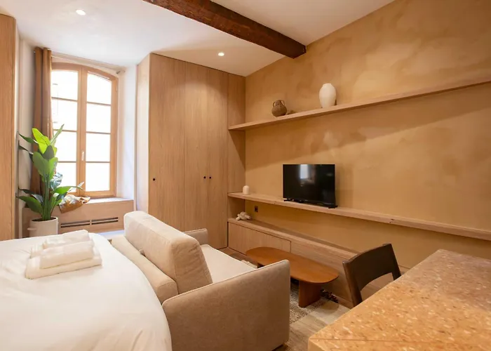 Charming With A-c - 2p - Center St Tropez דירה *